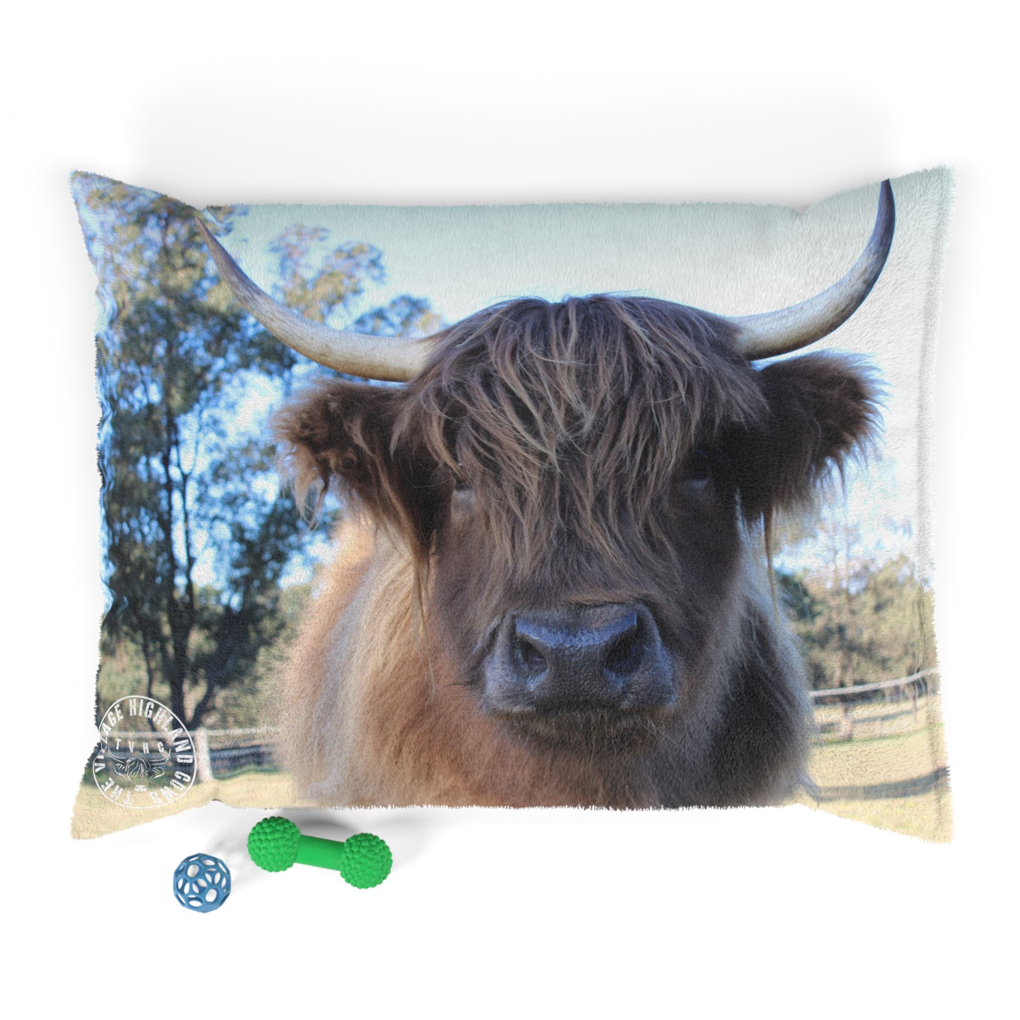 TheVillageHighlandCows Dog Bed (Susie)